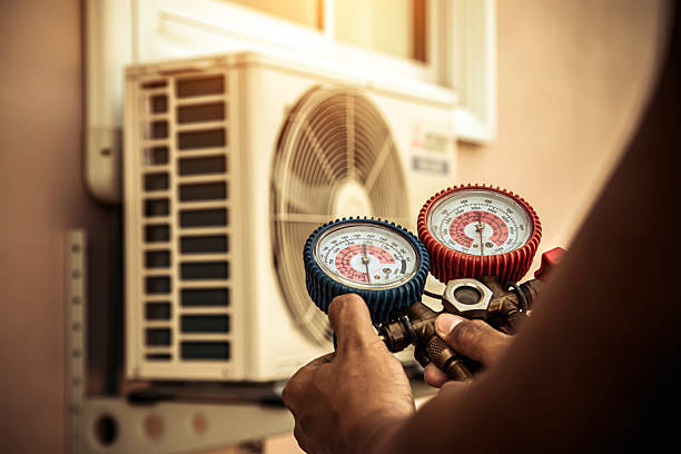Professional Ductwork Repair technician working in Odessa, DE